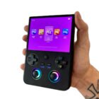 Consola portatil anbernic rg477v color negro con 12gb de ram.
